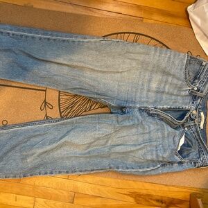Levi's 80's mom jeans in light blue wash